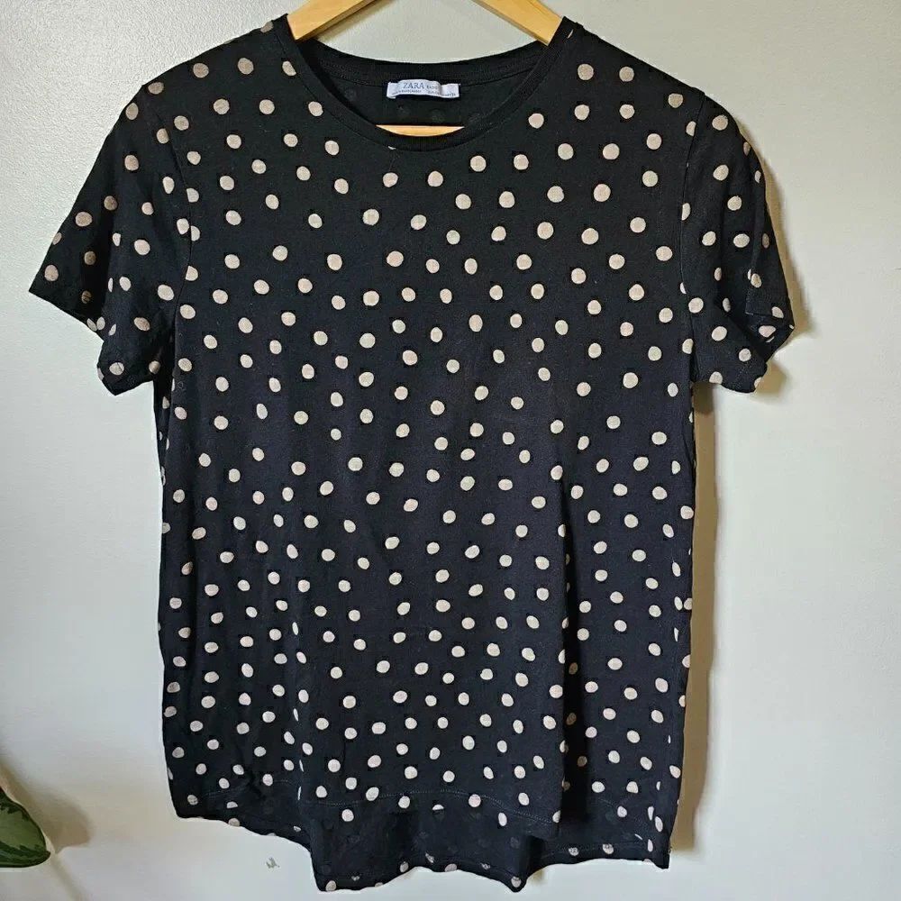 EUC ZARA BASIC POLKA DOT TEE SIZE M